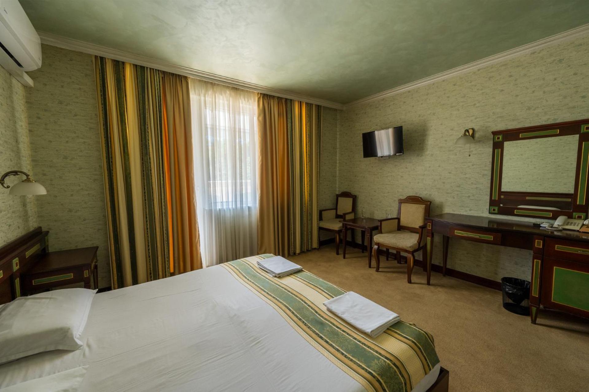 Family Hotel Lazur 丘斯滕迪尔 外观 照片